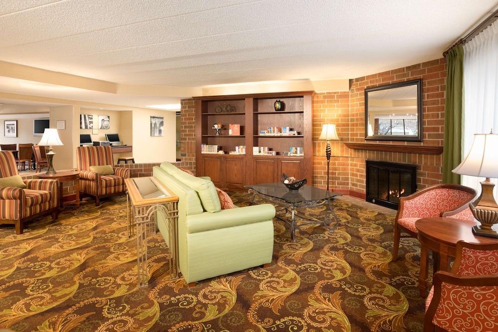 Wingate By Wyndham Airport East Lincoln