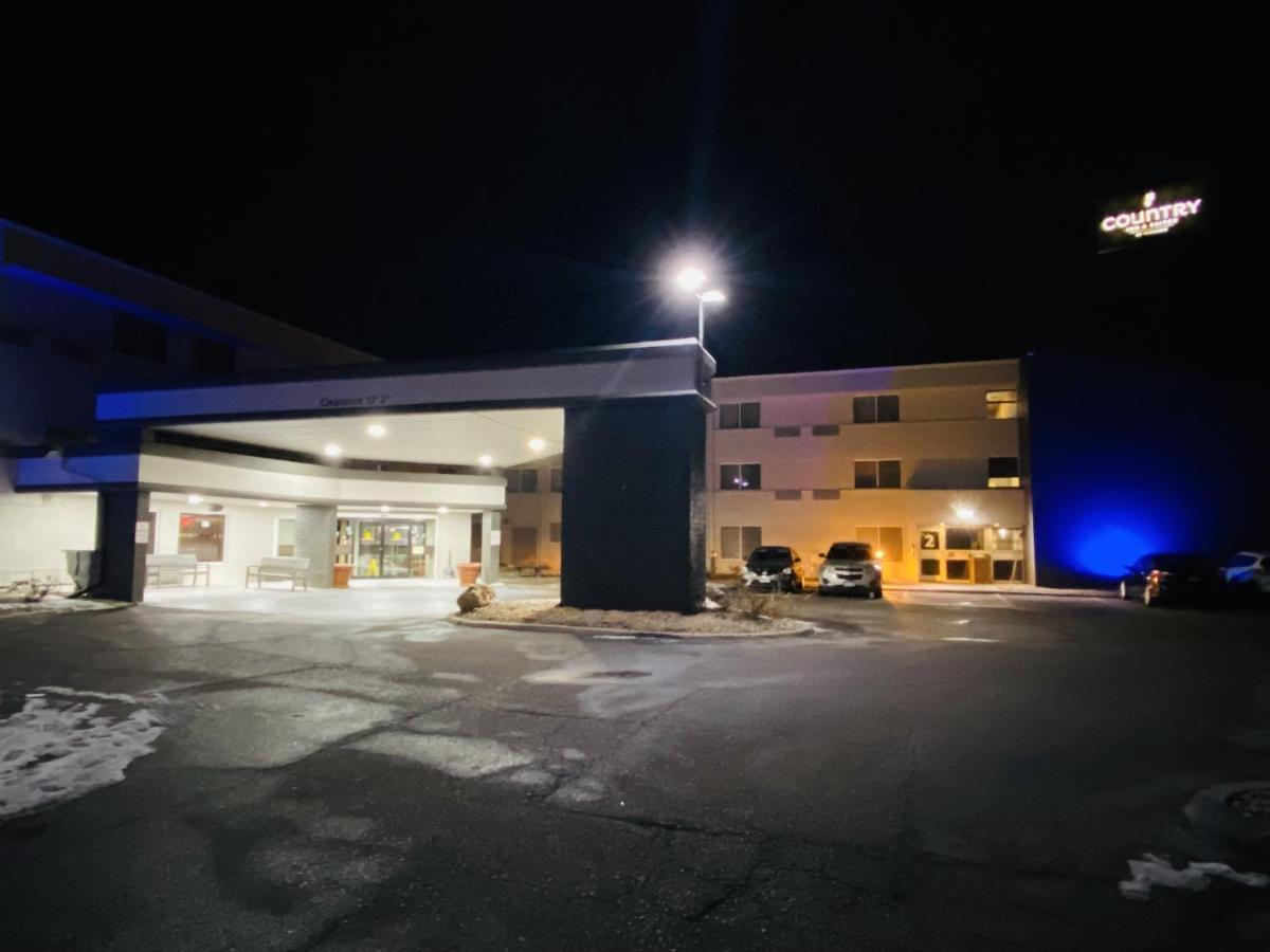 Wingate By Wyndham Airport East Hotel Lincoln