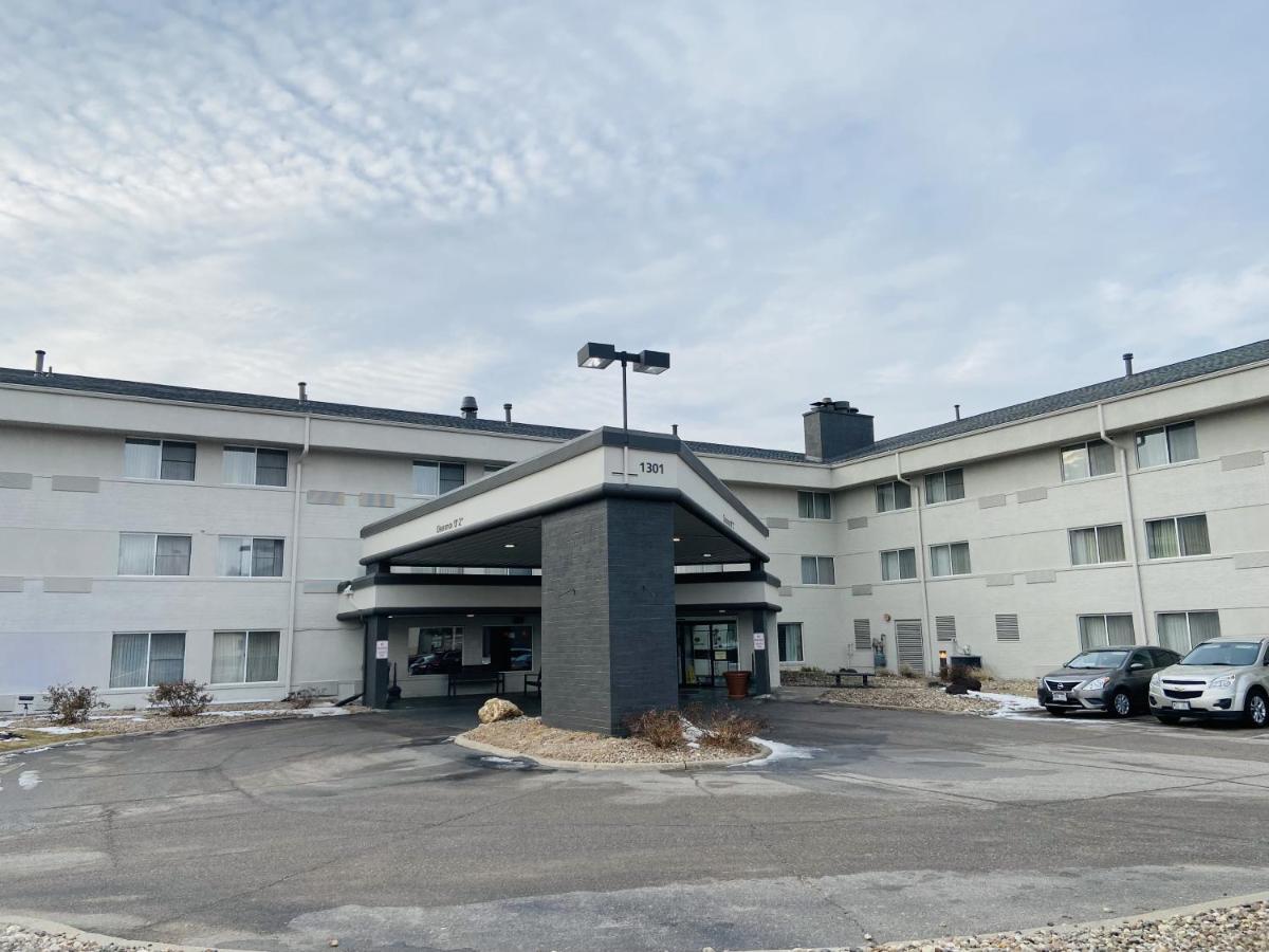Wingate By Wyndham Airport East Hotel Lincoln