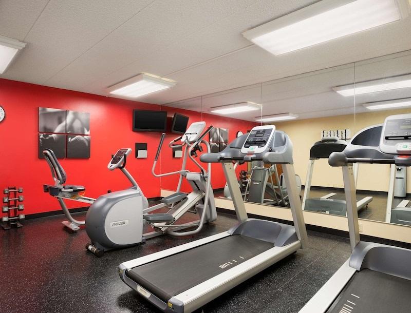 Wingate By Wyndham Airport East Hotel Lincoln