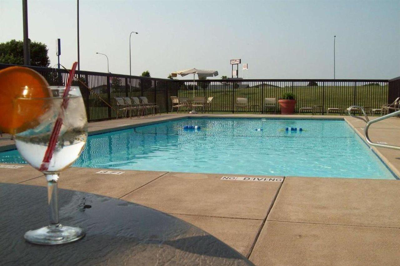 Hotel Wingate By Wyndham Airport East 3*