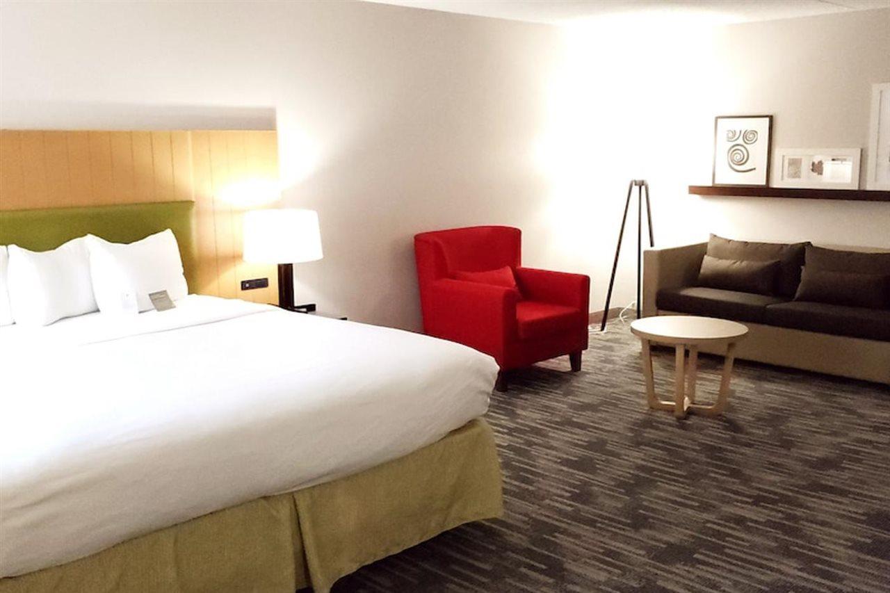 Wingate By Wyndham Airport East 3*