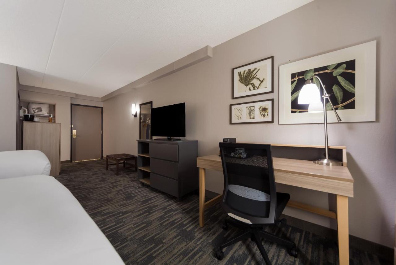 Wingate By Wyndham Airport East Hotel Lincoln