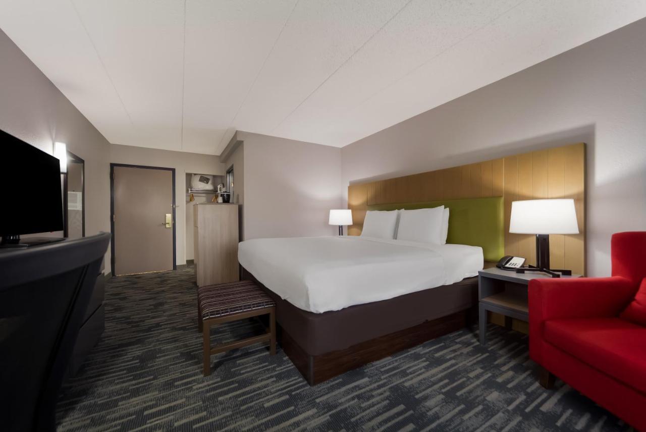 Hotel Wingate By Wyndham Airport East