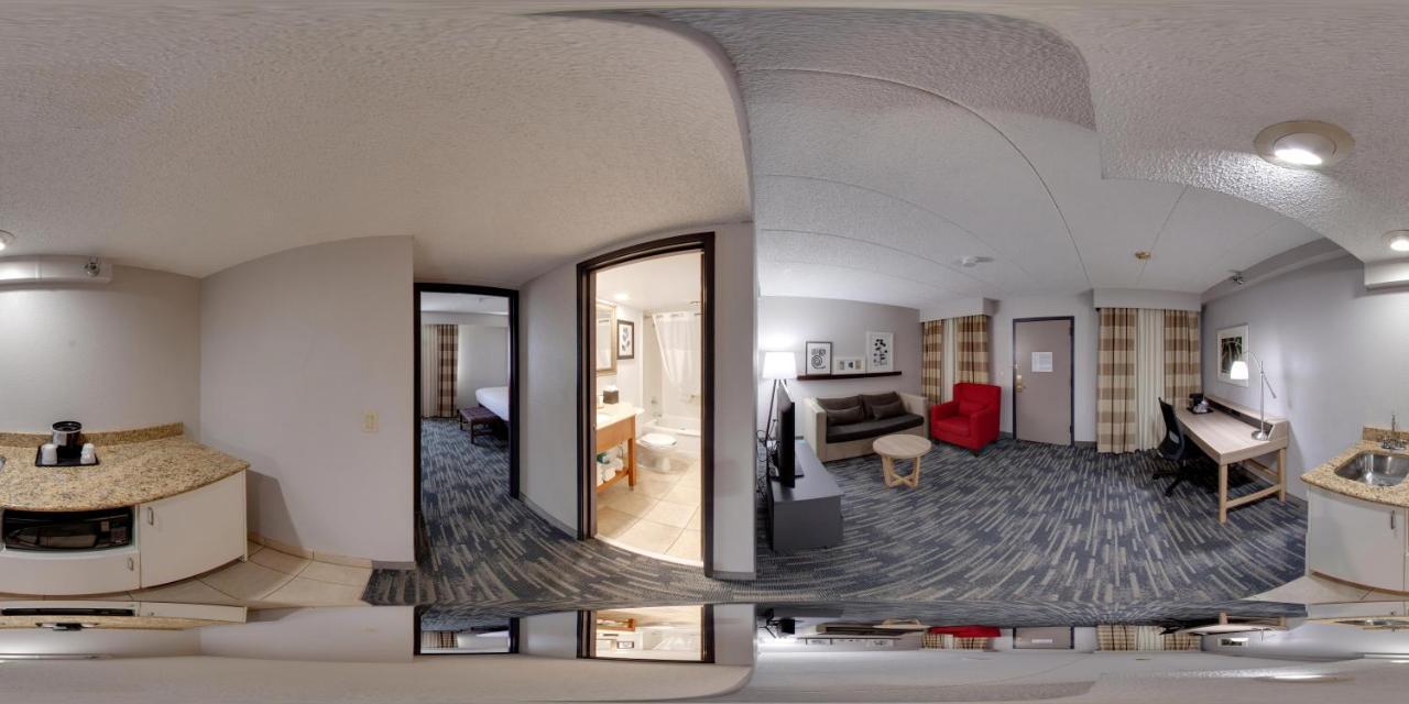 Wingate By Wyndham Airport East Hotel