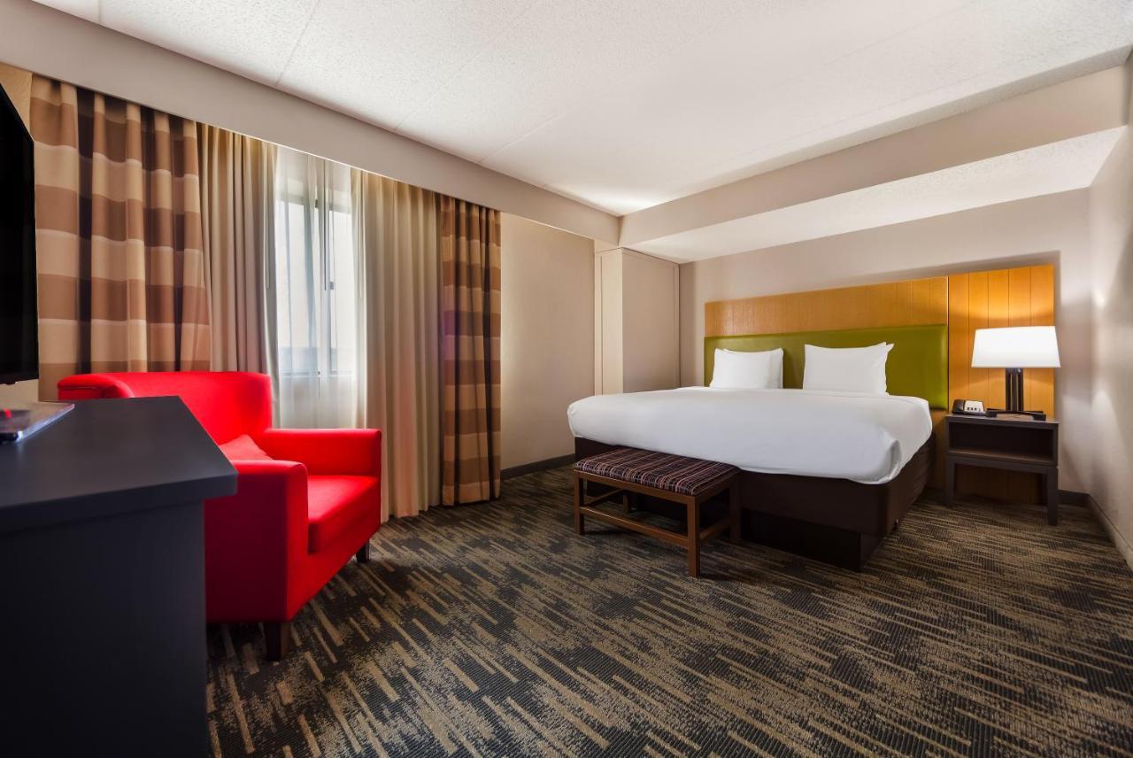Wingate By Wyndham Airport East Hotel
