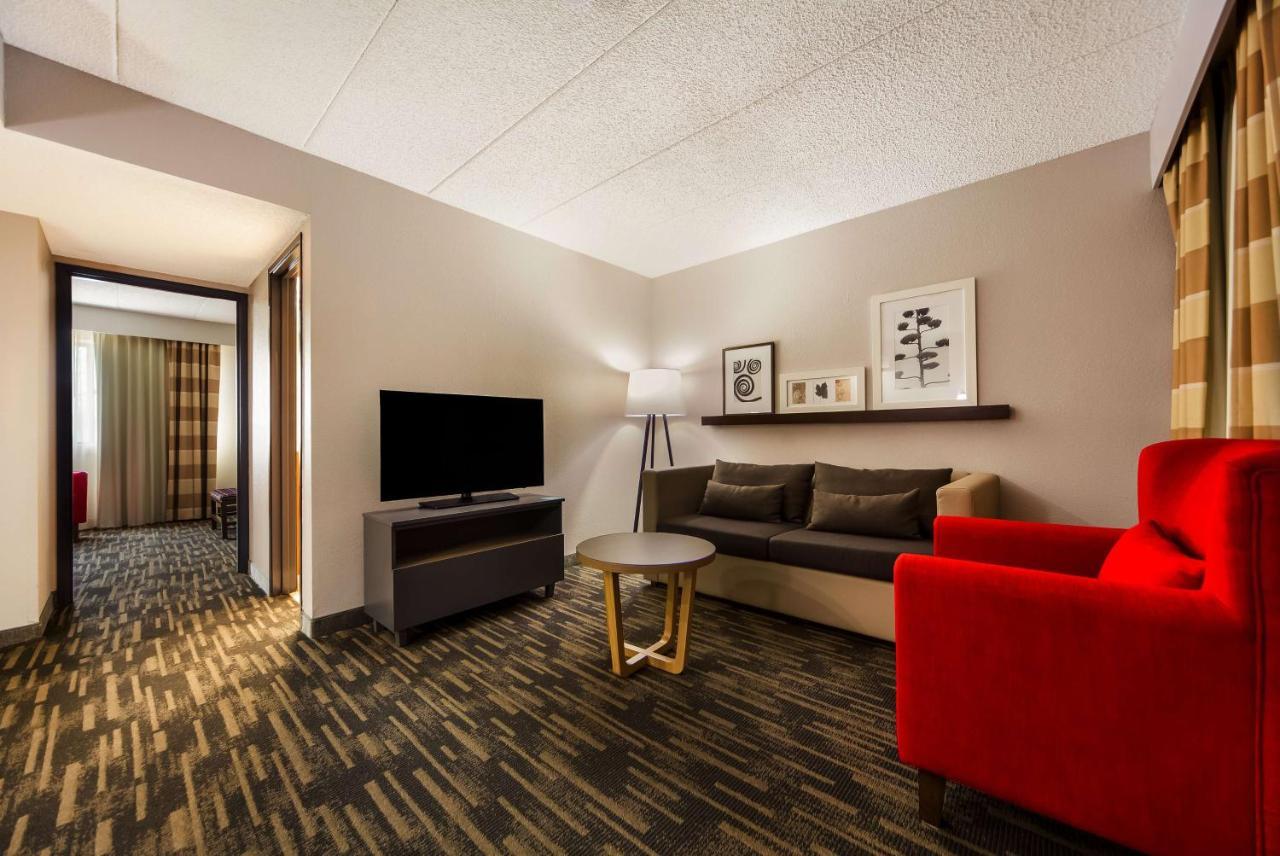 Wingate By Wyndham Airport East Hotel 3*