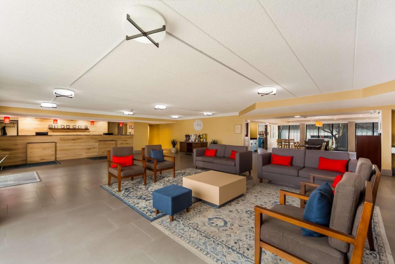 Wingate By Wyndham Airport East 3*