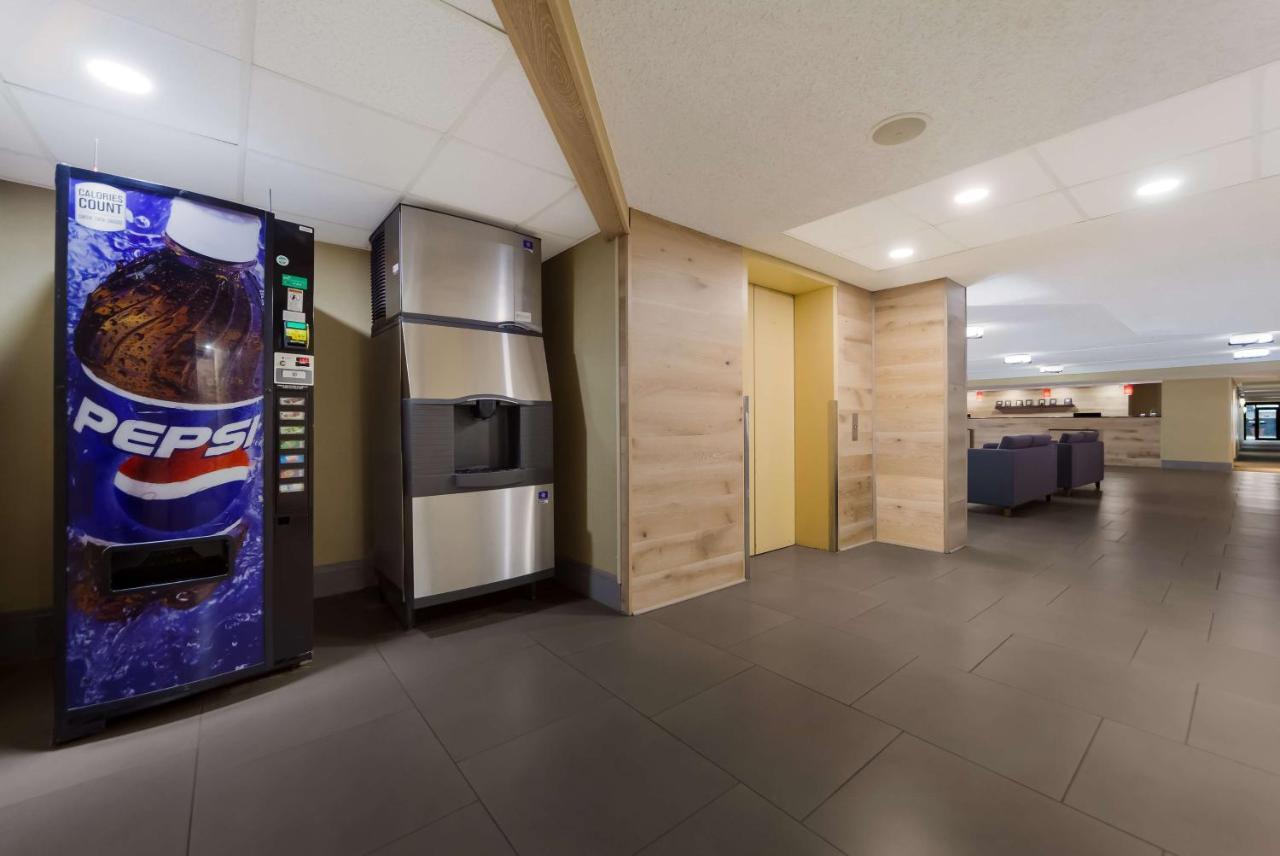 Wingate By Wyndham Airport East Hotel