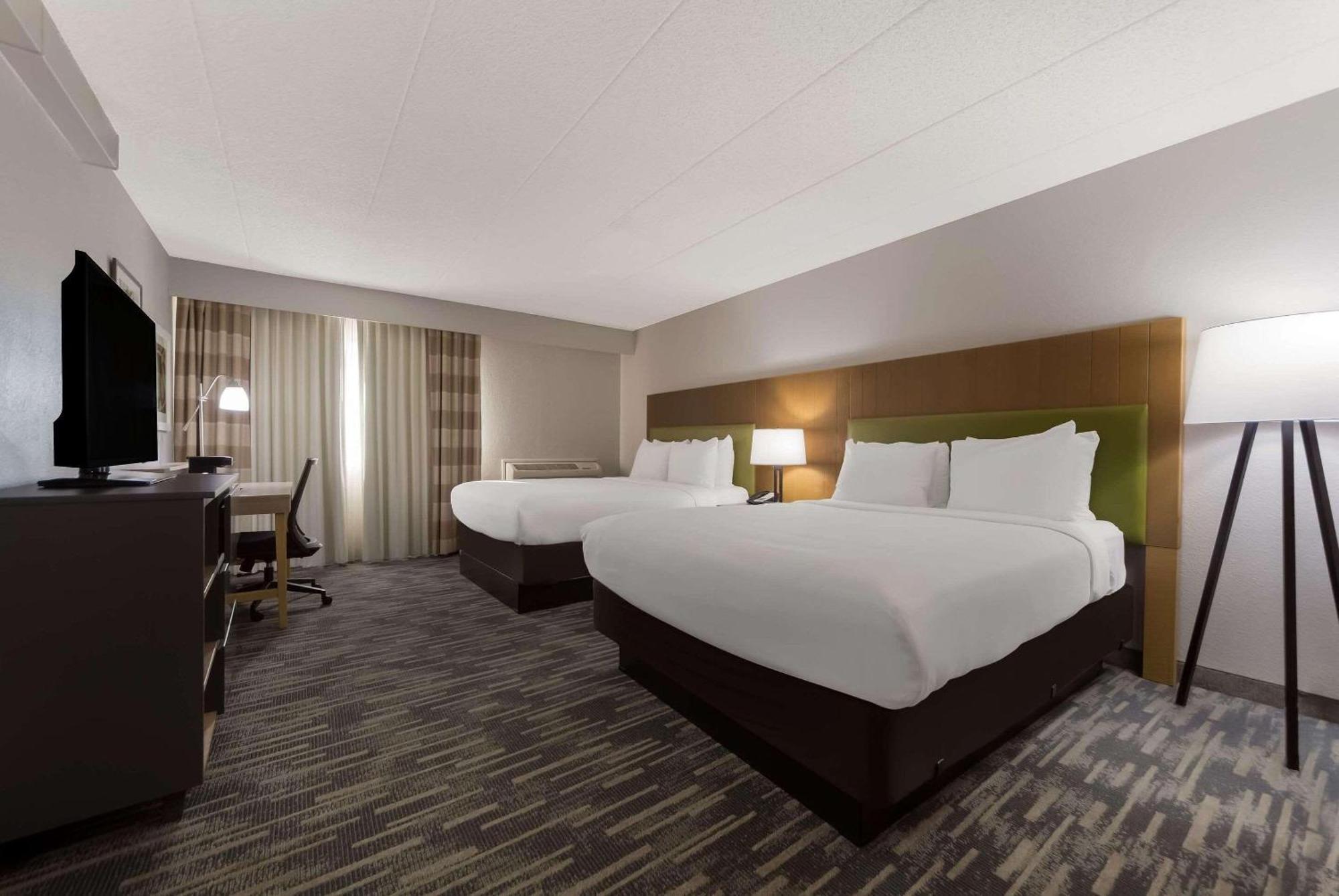 Wingate By Wyndham Airport East Hotel Lincoln