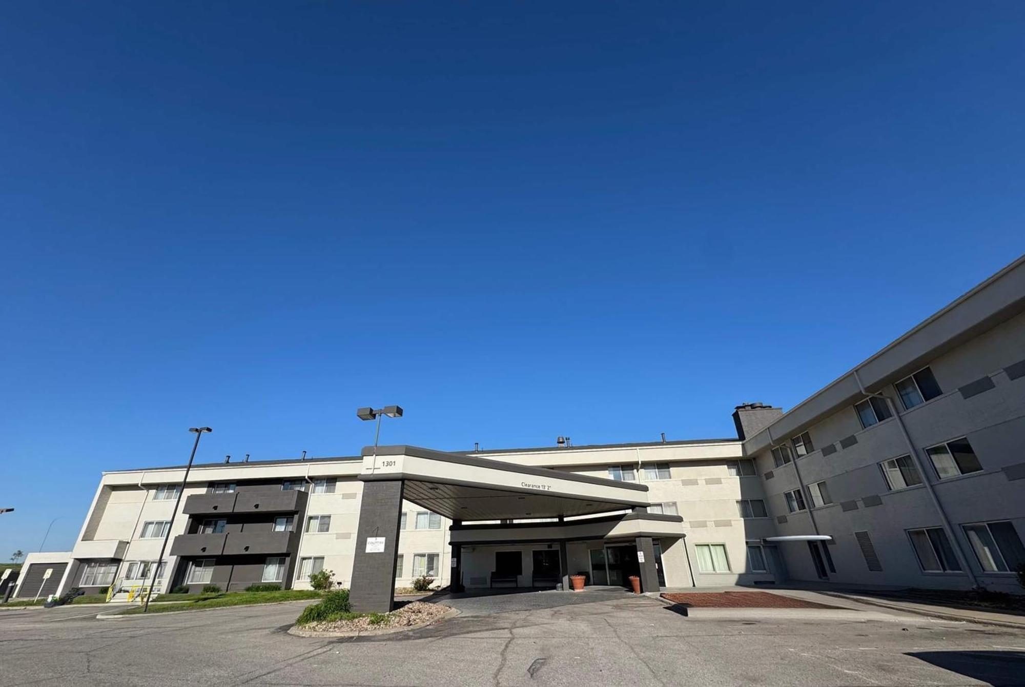 Wingate By Wyndham Airport East 3*