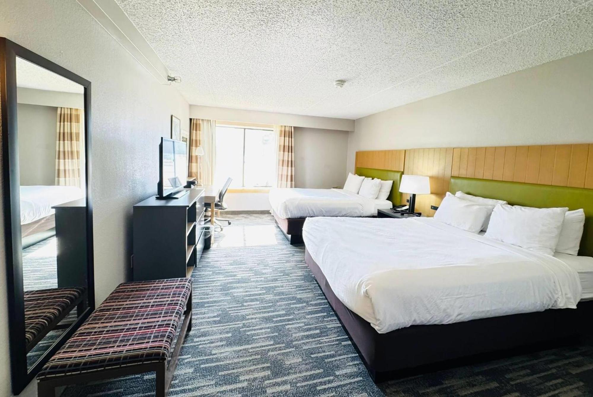 Wingate By Wyndham Airport East Hotel 3*