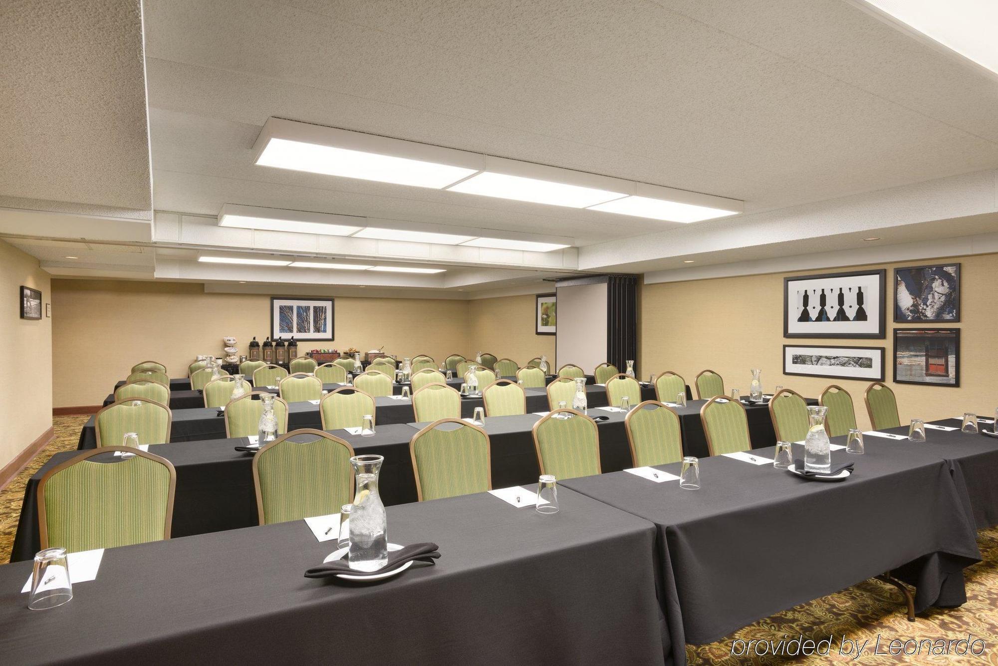 Hotel Wingate By Wyndham Airport East 3*