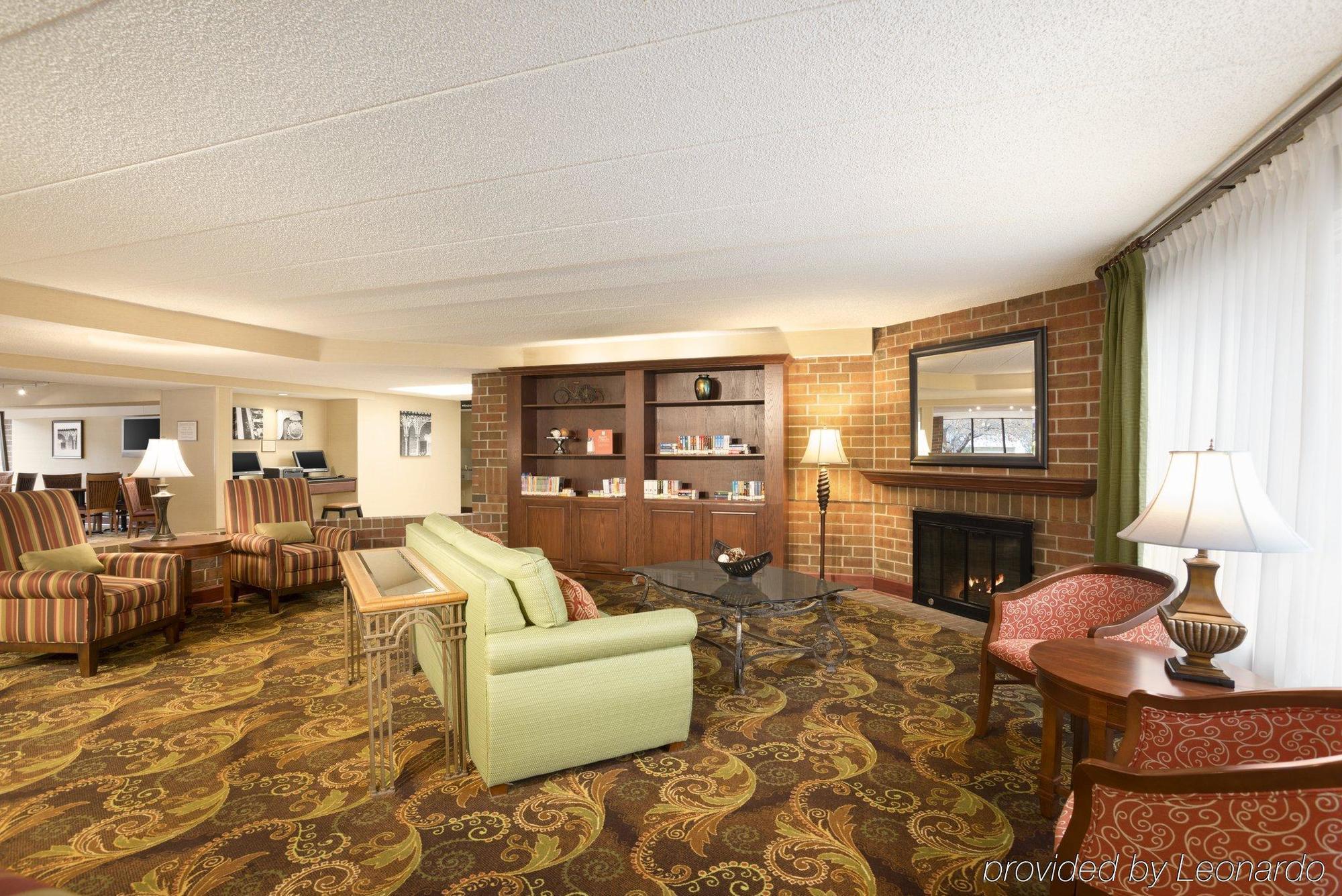 Wingate By Wyndham Airport East Hotel