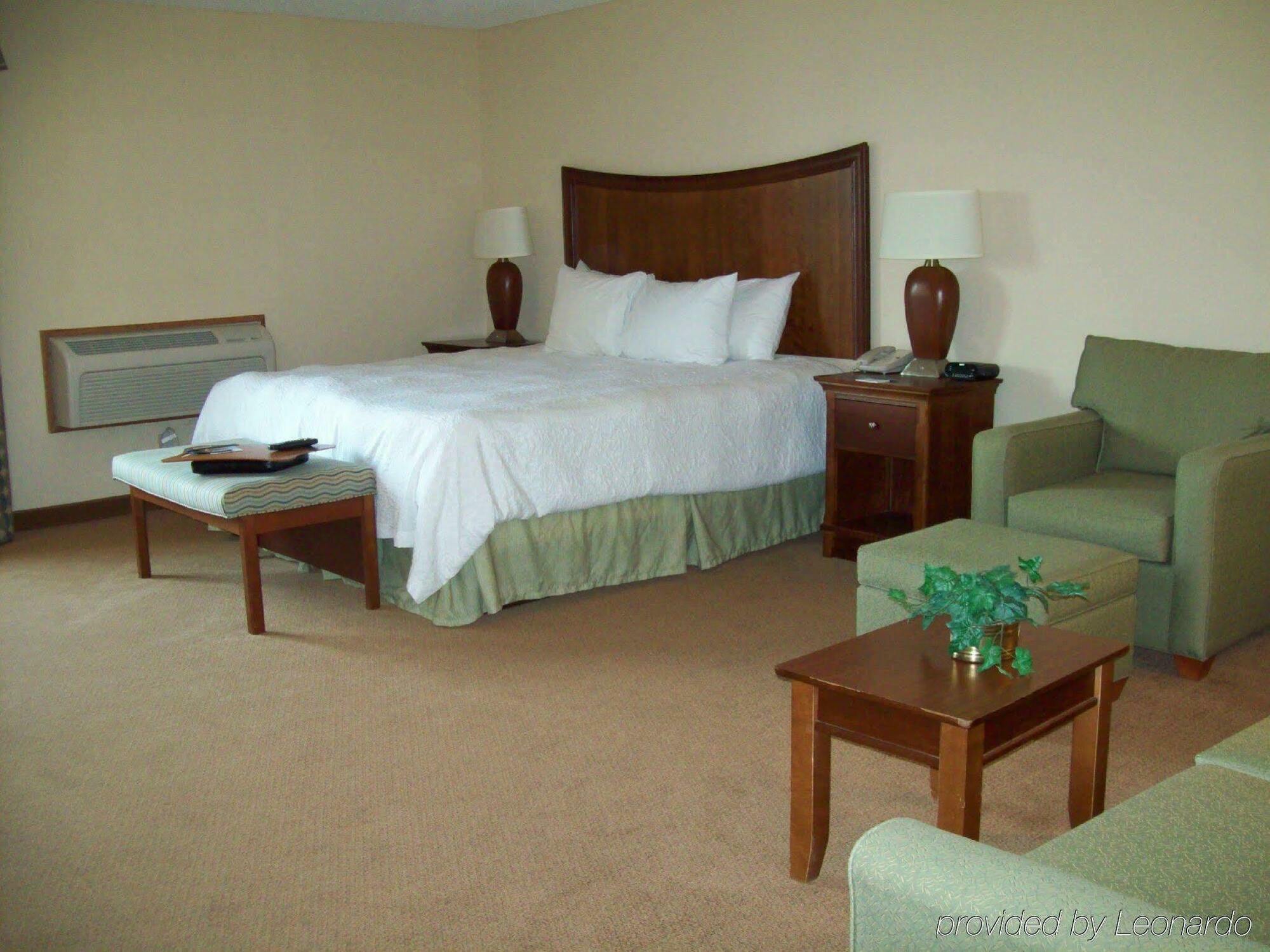 Wingate By Wyndham Airport East Hotel